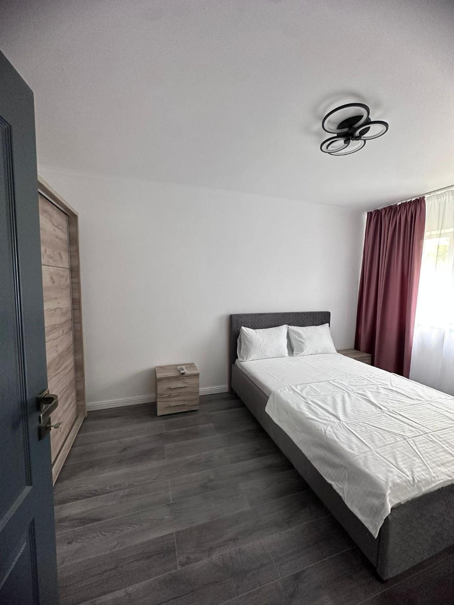 Apartament 3 Camere Trapezului Bukarest Exteriör bild