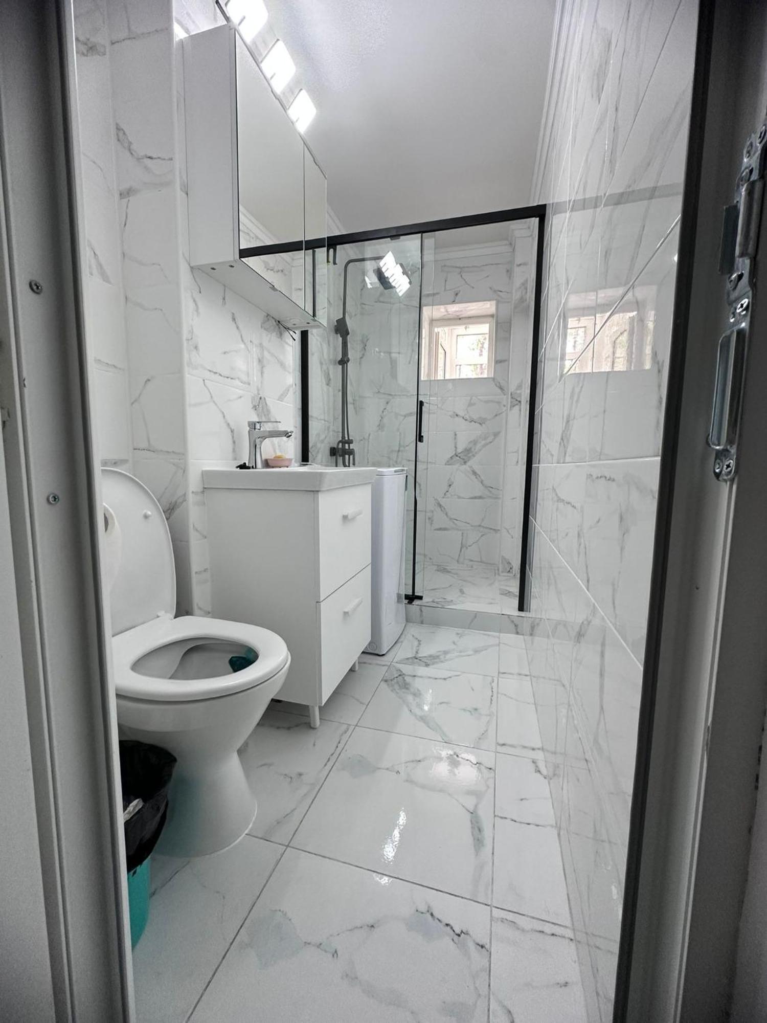 Apartament 3 Camere Trapezului Bukarest Exteriör bild