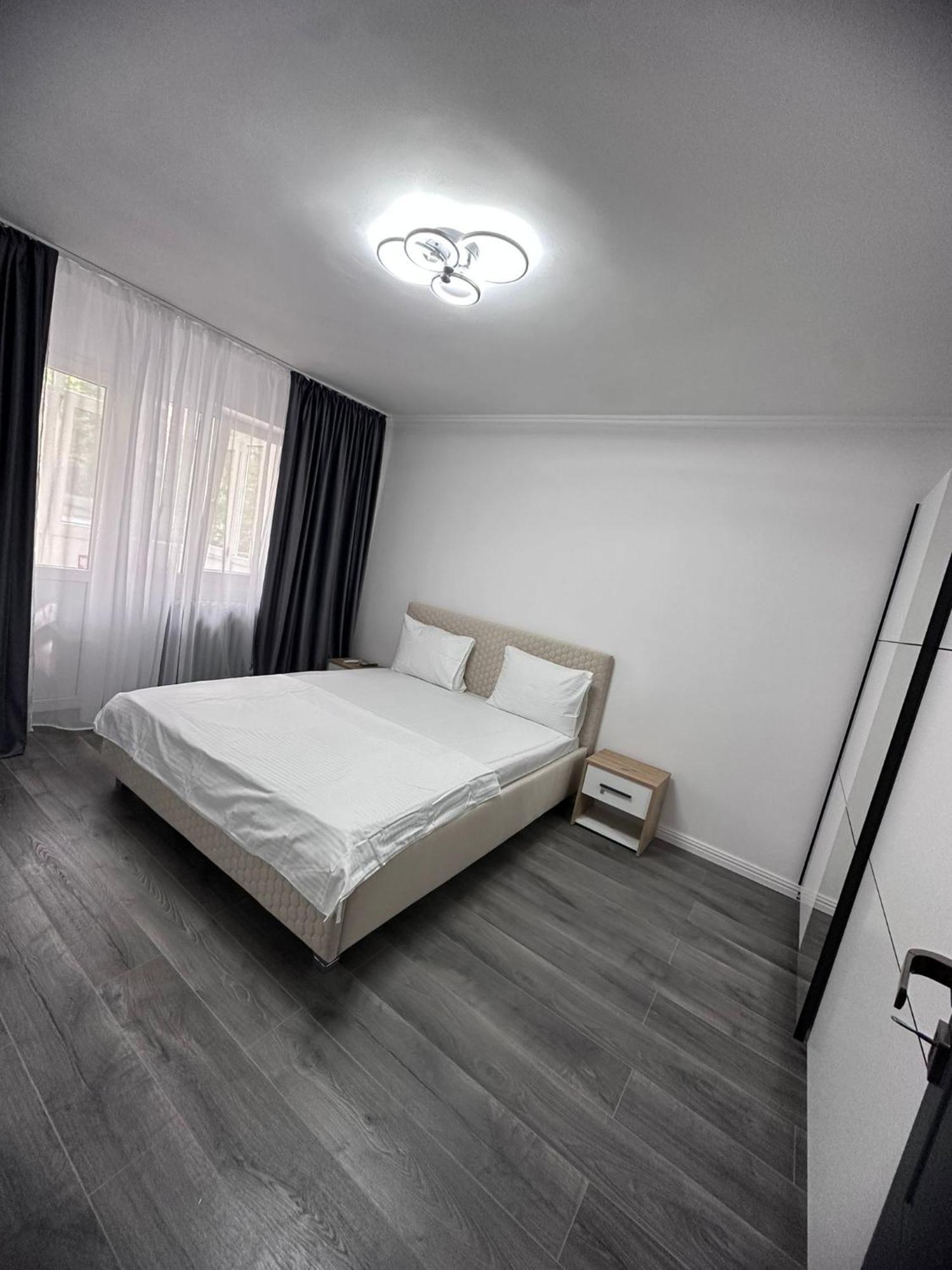 Apartament 3 Camere Trapezului Bukarest Exteriör bild