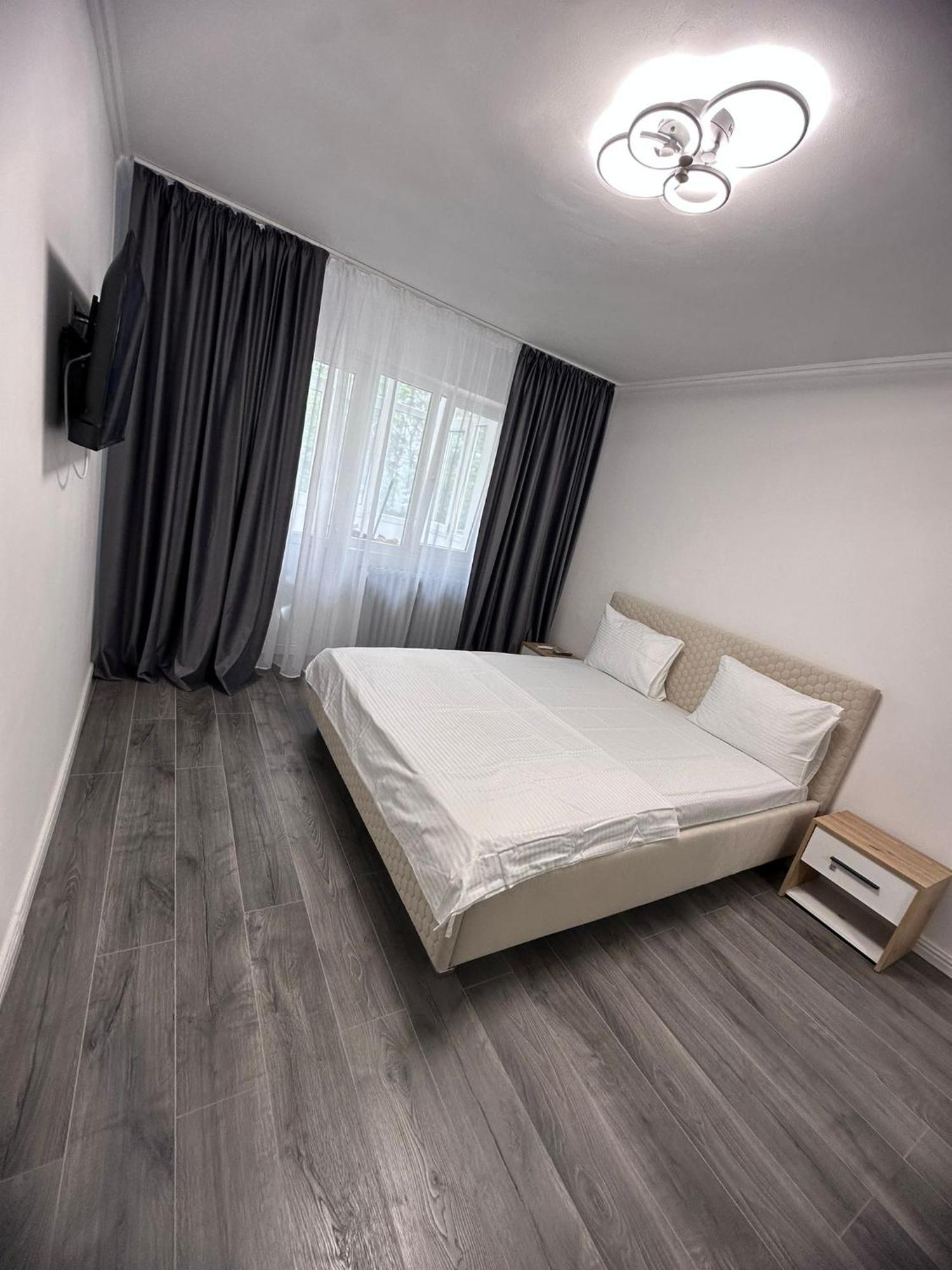 Apartament 3 Camere Trapezului Bukarest Exteriör bild